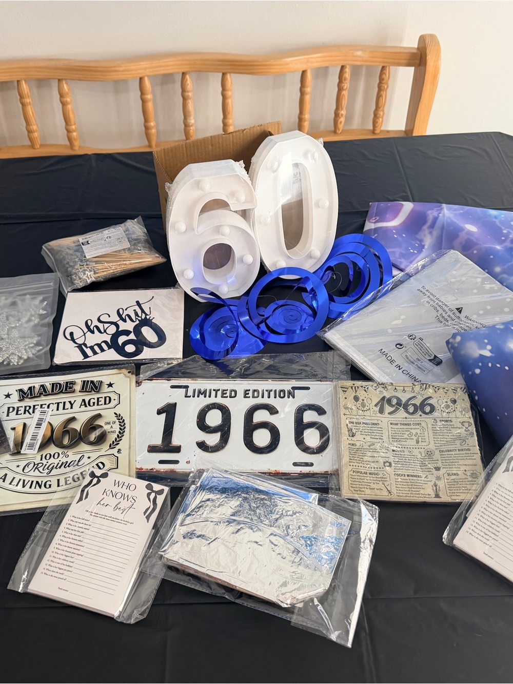 60th Birthday Party Décor Kit - White & Blue